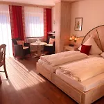 Otel Restaurant Neu Meran 3*