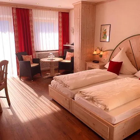 Hotel Hotel Restaurant Neu Meran 3*