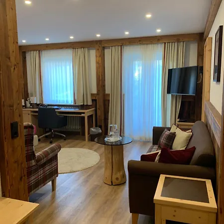 Hotel Restaurant Neu Meran Hotel 3*