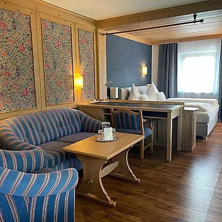 Hotel Restaurant Neu Meran 3*