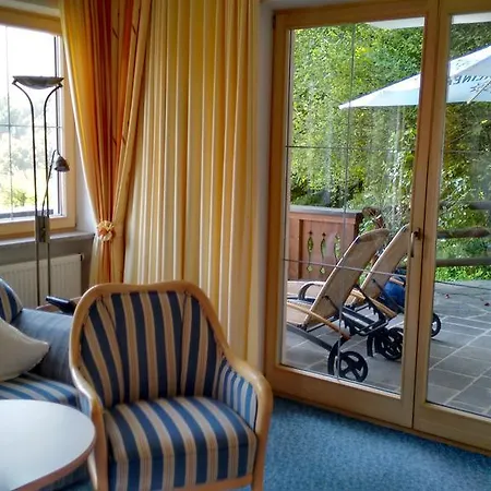 Hotel Hotel Restaurant Neu Meran 3*