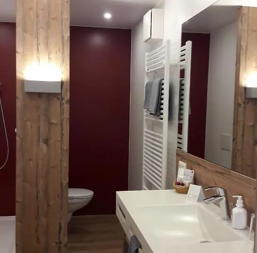 Hotel Hotel Restaurant Neu Meran 3*