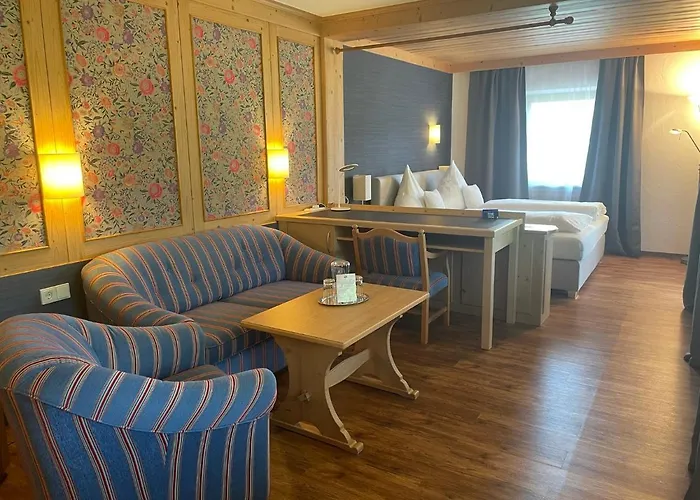 Отель Restaurant Neu Meran 3*