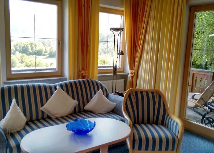 Hotel Hotel Restaurant Neu Meran 3*