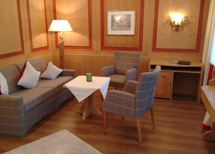 Отель Restaurant Neu Meran 3*