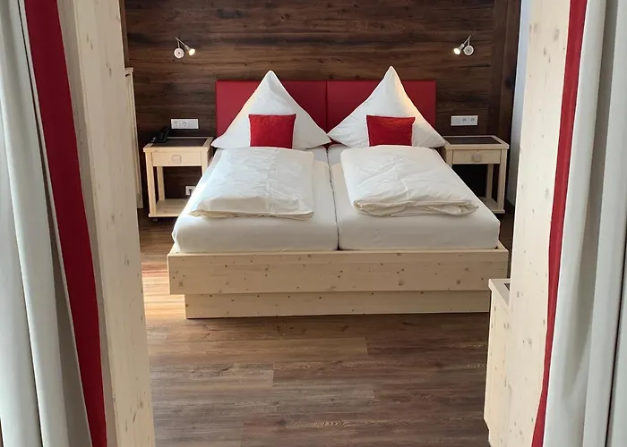 Отель Restaurant Neu Meran 3*